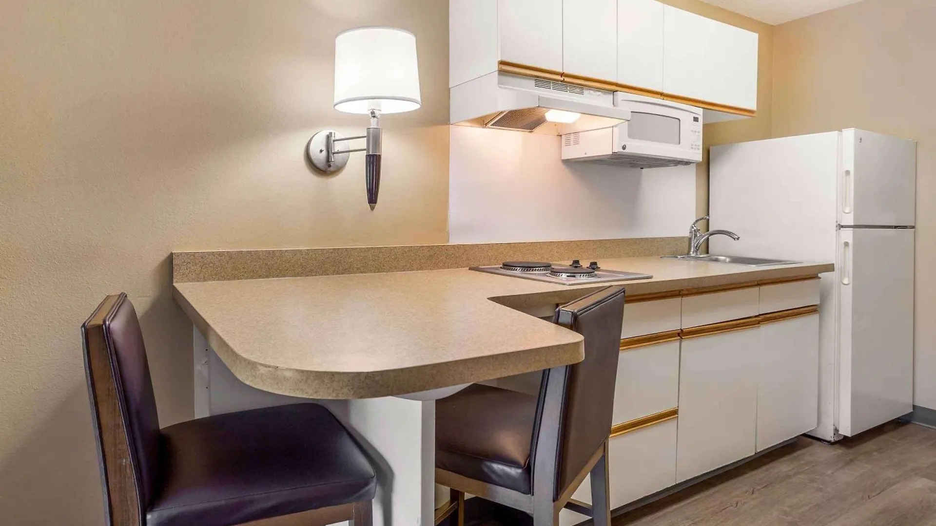 Extended Stay America Suites - Meadowlands - East Rutherford Hotel