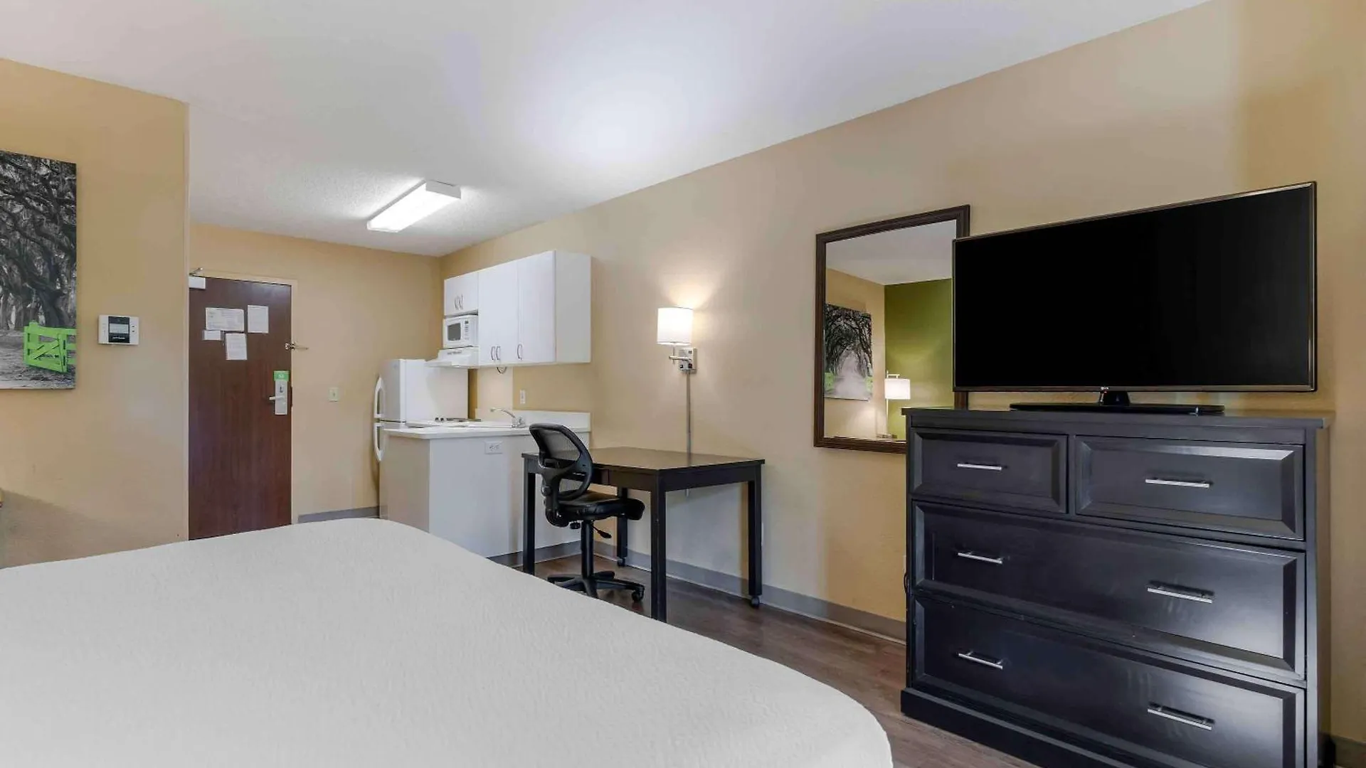 Extended Stay America Suites - Meadowlands - East Rutherford Hotel